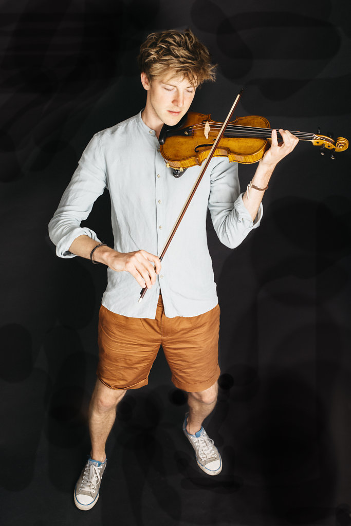 Sebastian Caspar - Violin